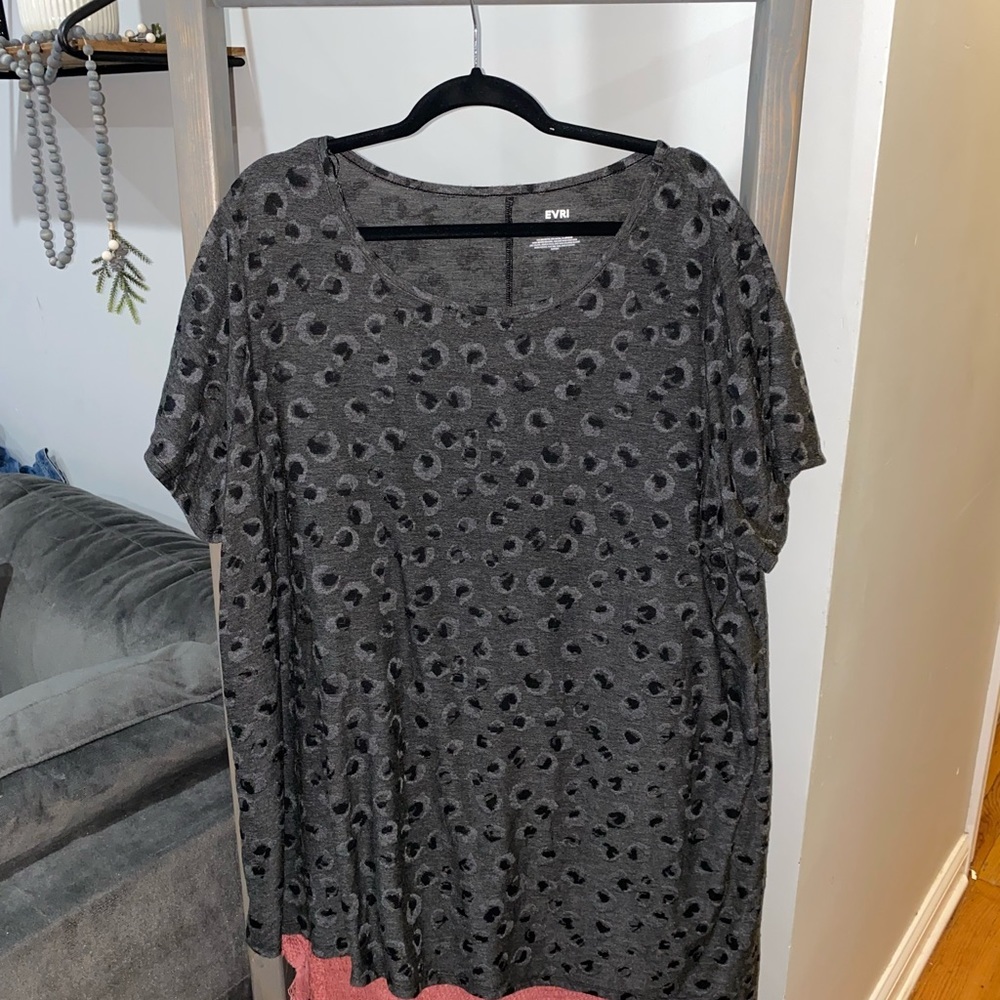 EVRI short sleeve top plus size 2x - Picture 2 of 7